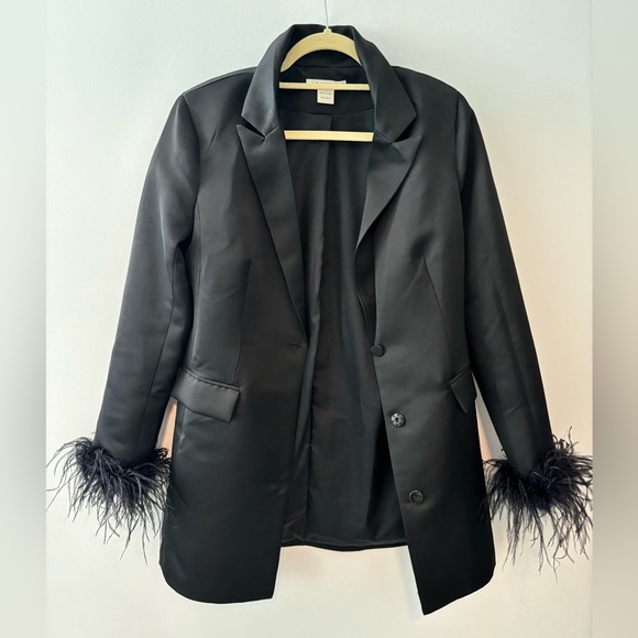 Glamorous black blazer with feather cuffs. Size xs - Picture 4 of 4